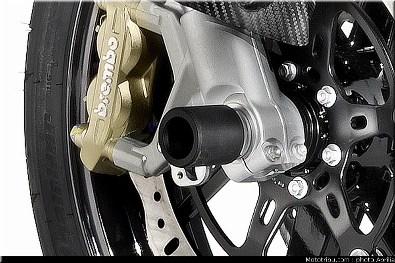 aprilia_750_dorsoduro_factory_2010_061