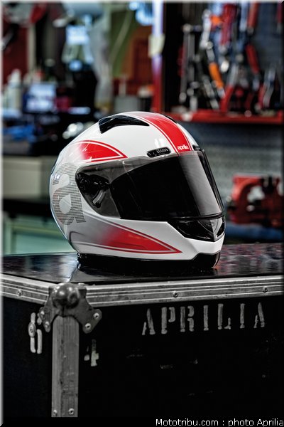 aprilia_750_dorsoduro_factory_2010_072