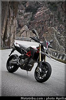 aprilia_750_dorsoduro_factory_2010_029.JPG