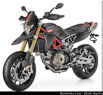 aprilia_750_dorsoduro_factory_2010_051.jpg