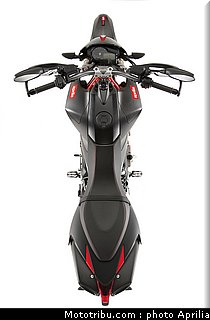 aprilia_750_dorsoduro_factory_2010_053.jpg