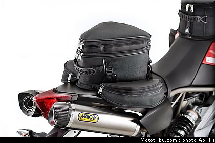 aprilia_750_dorsoduro_factory_2010_057.jpg