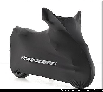 aprilia_750_dorsoduro_factory_2010_078.jpg