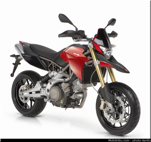 aprilia_750_dorsoduro_1_2010