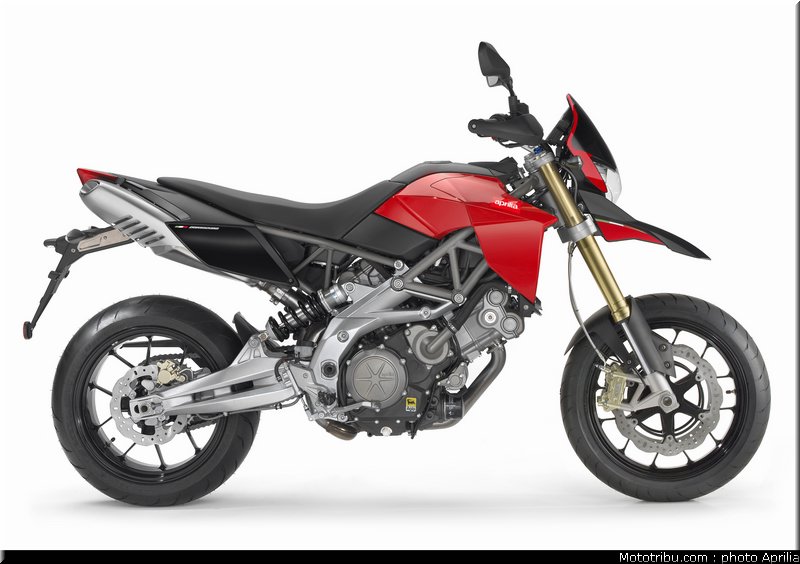 aprilia_750_dorsoduro_3_2010