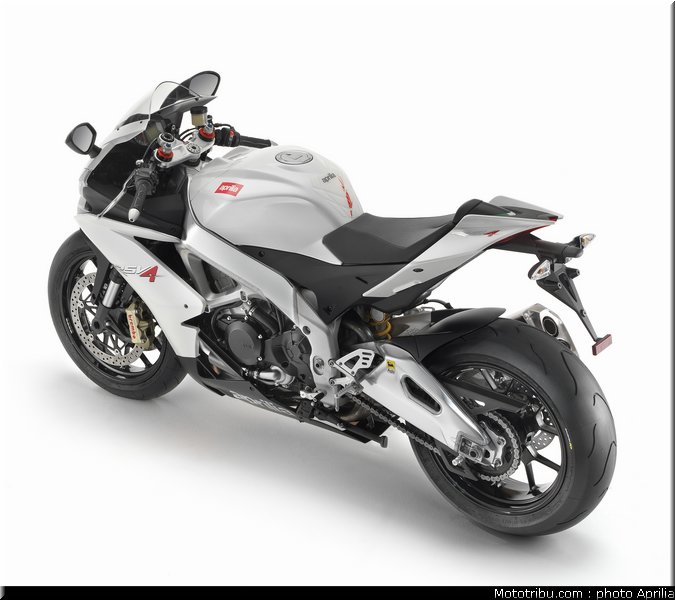 aprilia_rsv4r_6_2010