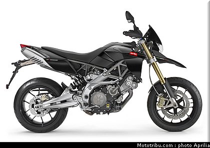 aprilia_750_dorsoduro_2_2010.jpg