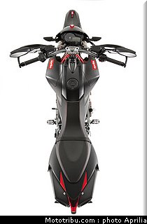 aprilia_750_dorsoduro_factory_3_2010.jpg