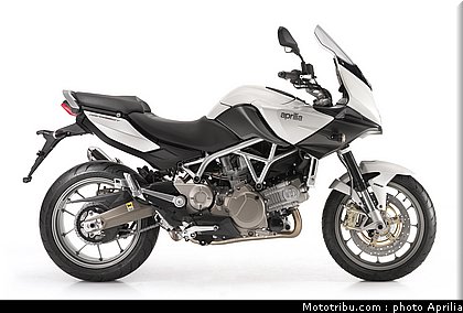 aprilia_850_mana_gt_5_2010.jpg