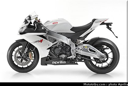 aprilia_rsv4r_1_2010.jpg