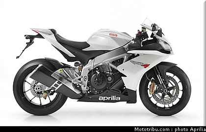 aprilia_rsv4r_2_2010.jpg