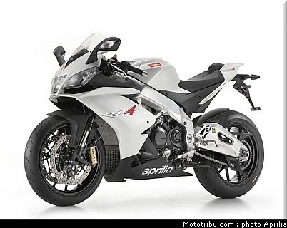 aprilia_rsv4r_4_2010.jpg