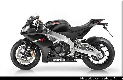 aprilia_rsv4r_8_2010.jpg