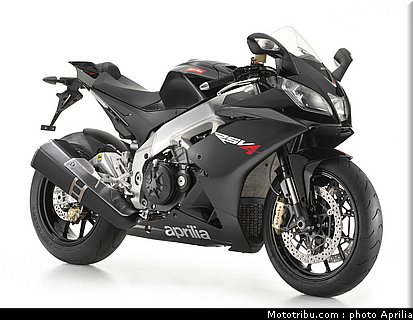 aprilia_rsv4r_9_2010.jpg