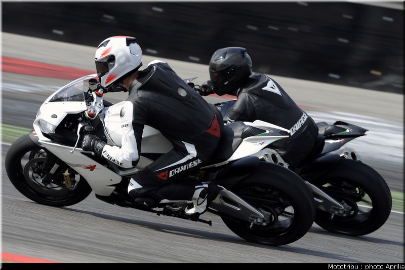aprilia_rsv4r_2010_002