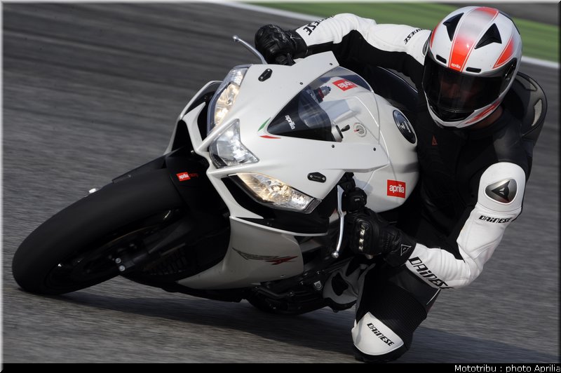 aprilia_rsv4r_2010_007
