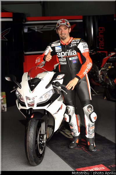 aprilia_rsv4r_2010_018