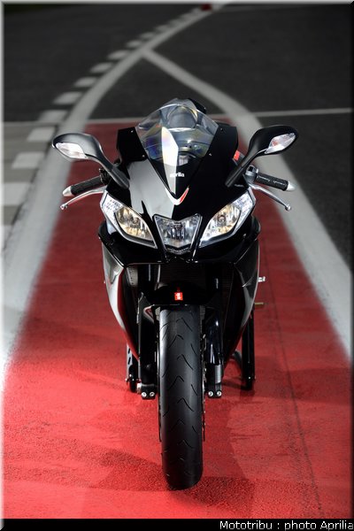 aprilia_rsv4r_2010_019