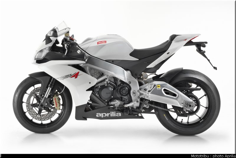 aprilia_rsv4r_2010_022