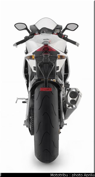 aprilia_rsv4r_2010_031