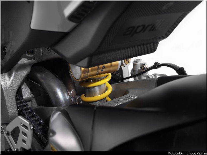 aprilia_rsv4r_2010_034
