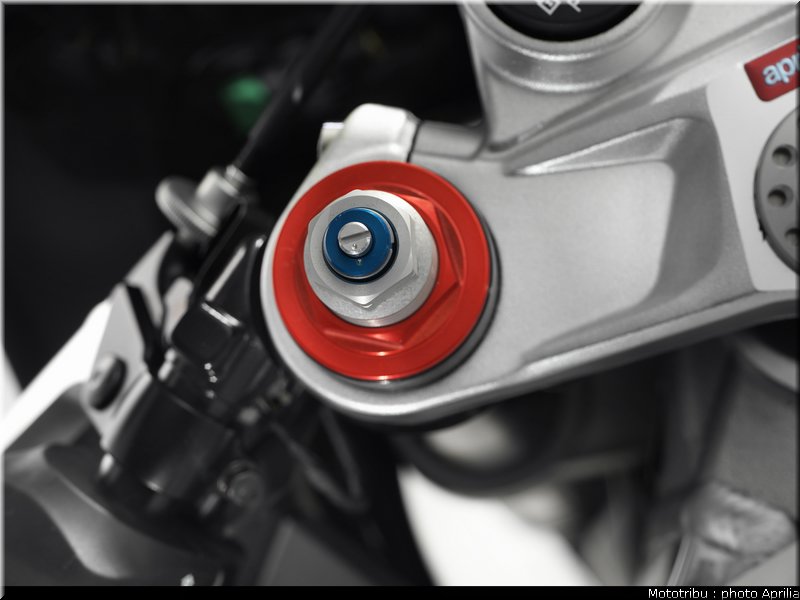 aprilia_rsv4r_2010_039