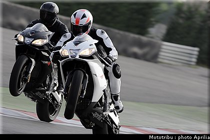 aprilia_rsv4r_2010_001.jpg