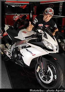 aprilia_rsv4r_2010_017.jpg