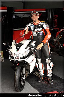 aprilia_rsv4r_2010_018.jpg