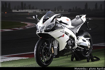 aprilia_rsv4r_2010_020.jpg
