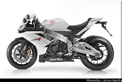 aprilia_rsv4r_2010_022.jpg