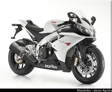 aprilia_rsv4r_2010_023.jpg