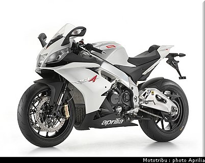 aprilia_rsv4r_2010_024.jpg