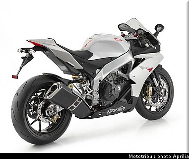aprilia_rsv4r_2010_025.jpg