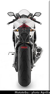 aprilia_rsv4r_2010_031.jpg