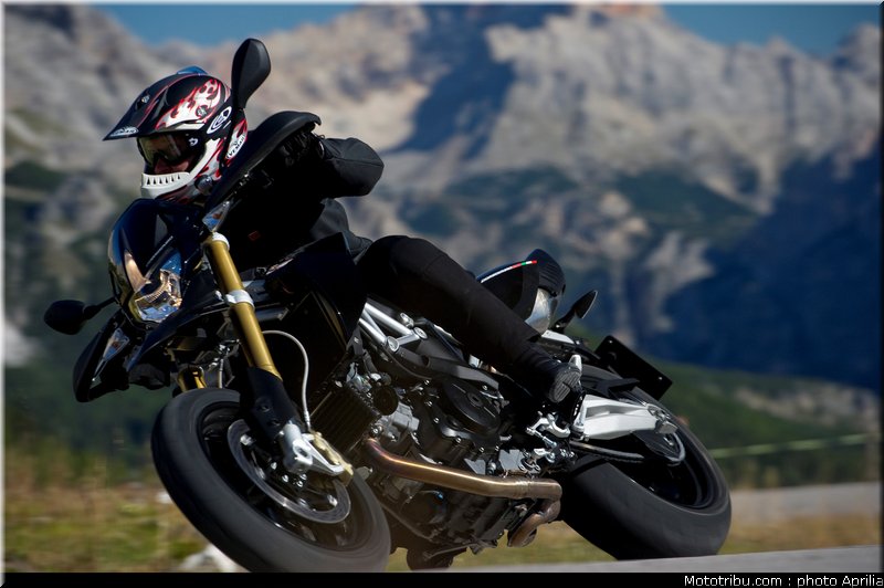 aprilia_1200_dorsoduro_2011_003