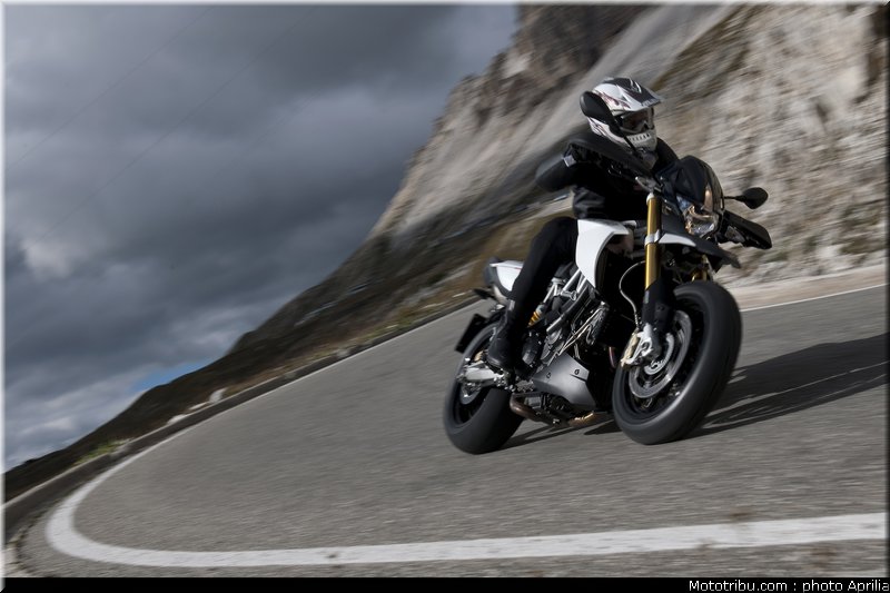 aprilia_1200_dorsoduro_2011_006