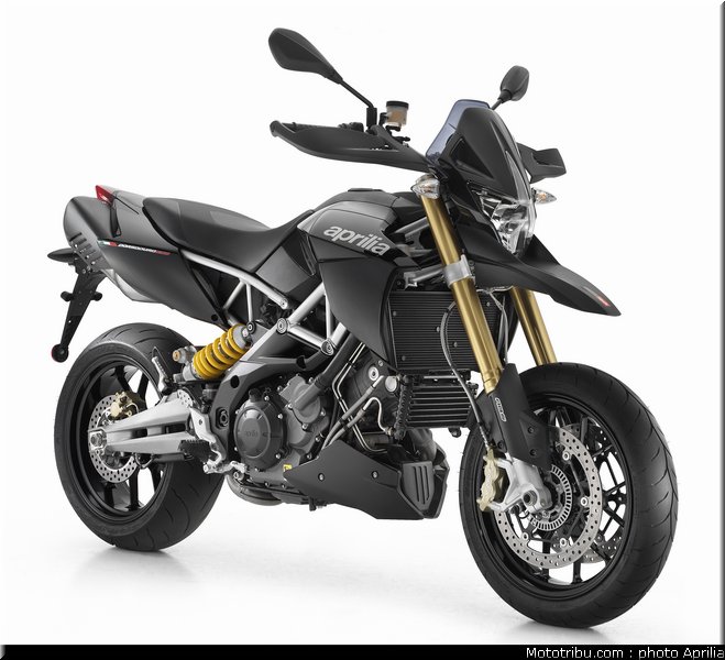 aprilia_1200_dorsoduro_2011_018