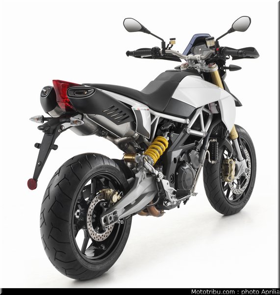 aprilia_1200_dorsoduro_2011_023