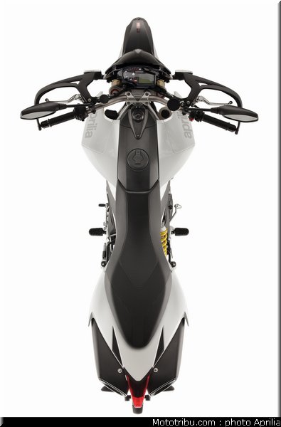 aprilia_1200_dorsoduro_2011_029