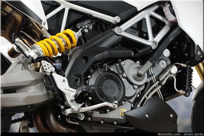 aprilia_1200_dorsoduro_2011_039
