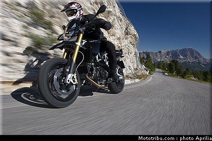 aprilia_1200_dorsoduro_2011_004.jpg
