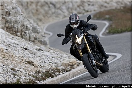 aprilia_1200_dorsoduro_2011_008.jpg