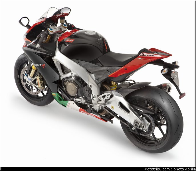 aprilia_rsv4_factory_aprc_se_2011_032