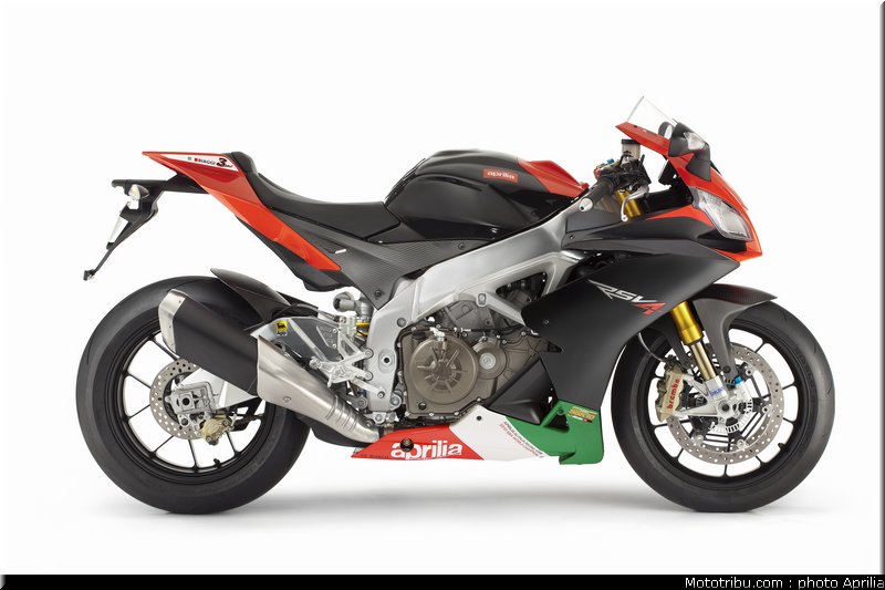 aprilia_rsv4_factory_aprc_se_2011_034