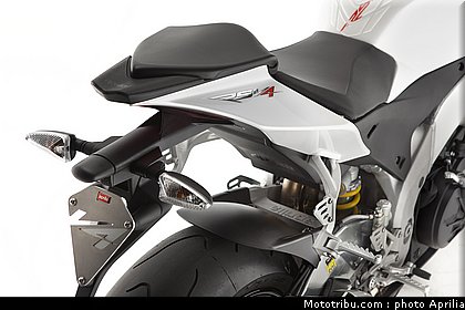 aprilia_rsv4_factory_aprc_se_2011_035.jpg