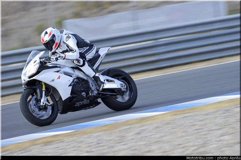 aprilia_rsv4r_aprc_2011_014
