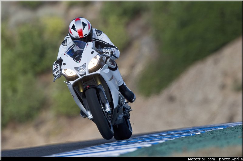 aprilia_rsv4r_aprc_2011_031