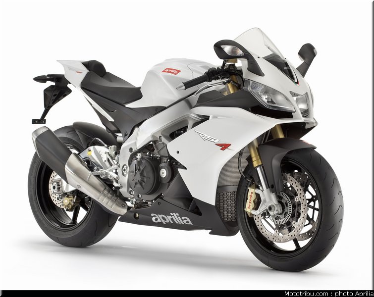 aprilia_rsv4r_aprc_2011_033