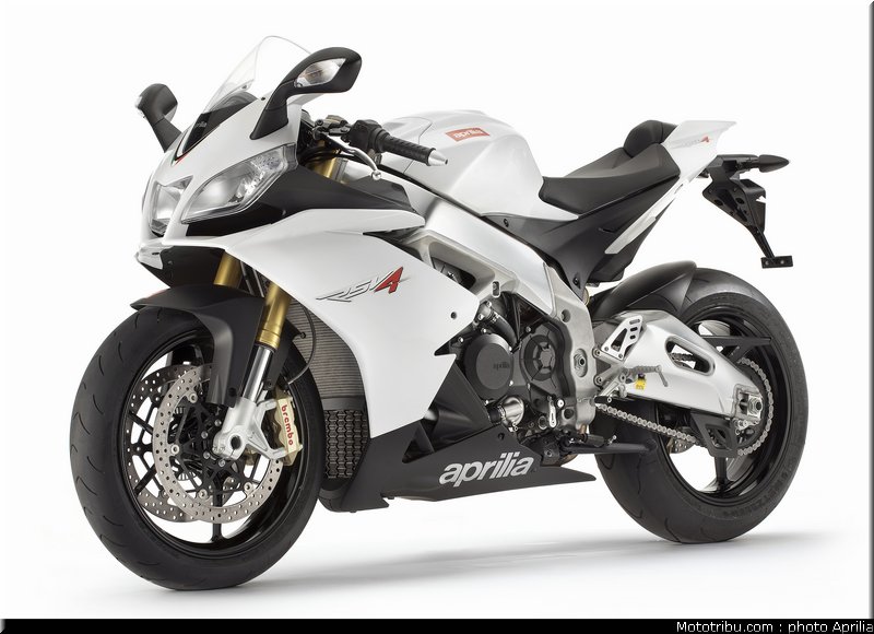 aprilia_rsv4r_aprc_2011_035